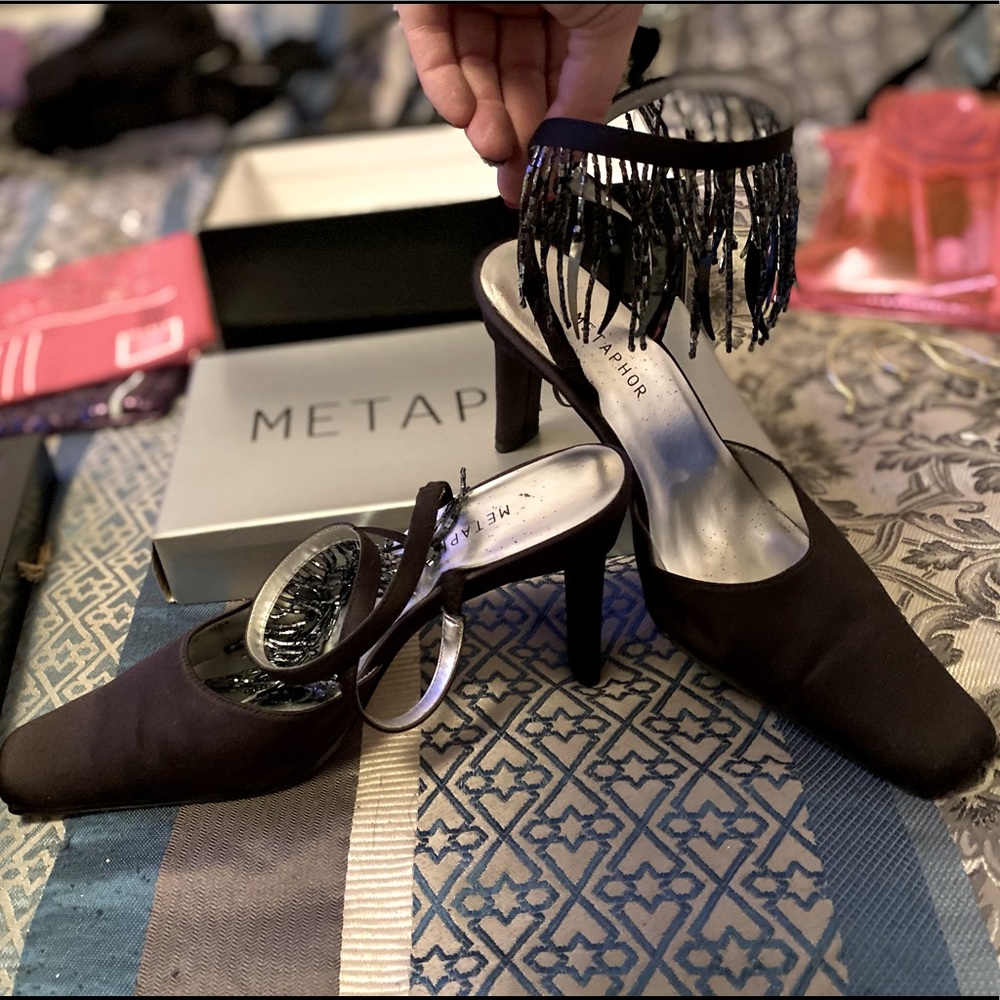 Dress heels with ankle beads